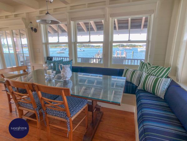 Cape Cod Home 994944