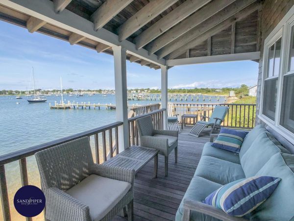 Cape Cod Home 994944