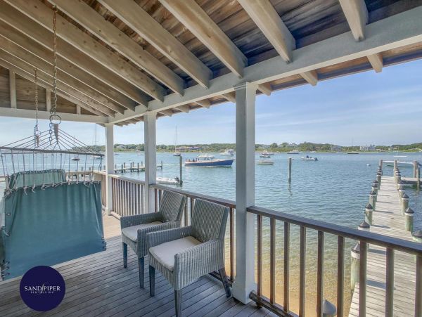 Cape Cod Home 994944