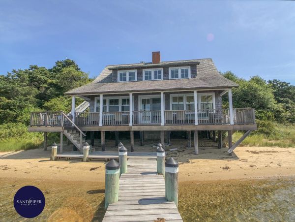 Cape Cod Home 994944