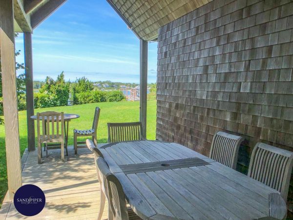 Cape Cod Home 994944