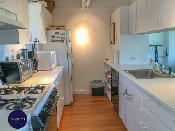 Cape Cod Home 994944