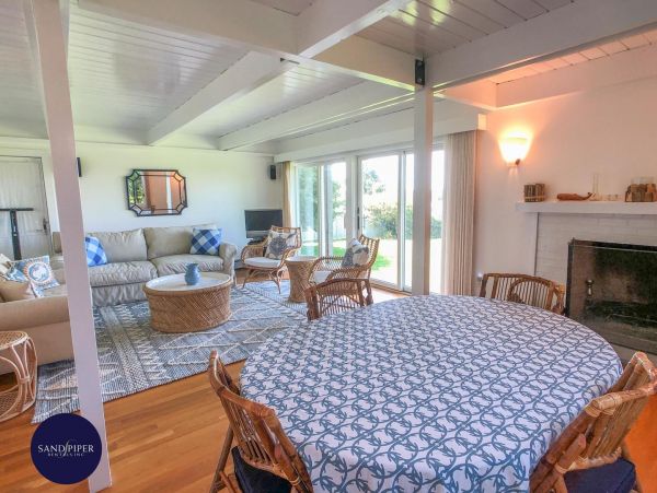 Cape Cod Home 994944