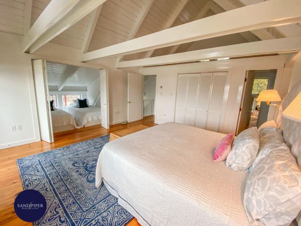 Cape Cod Home 994944