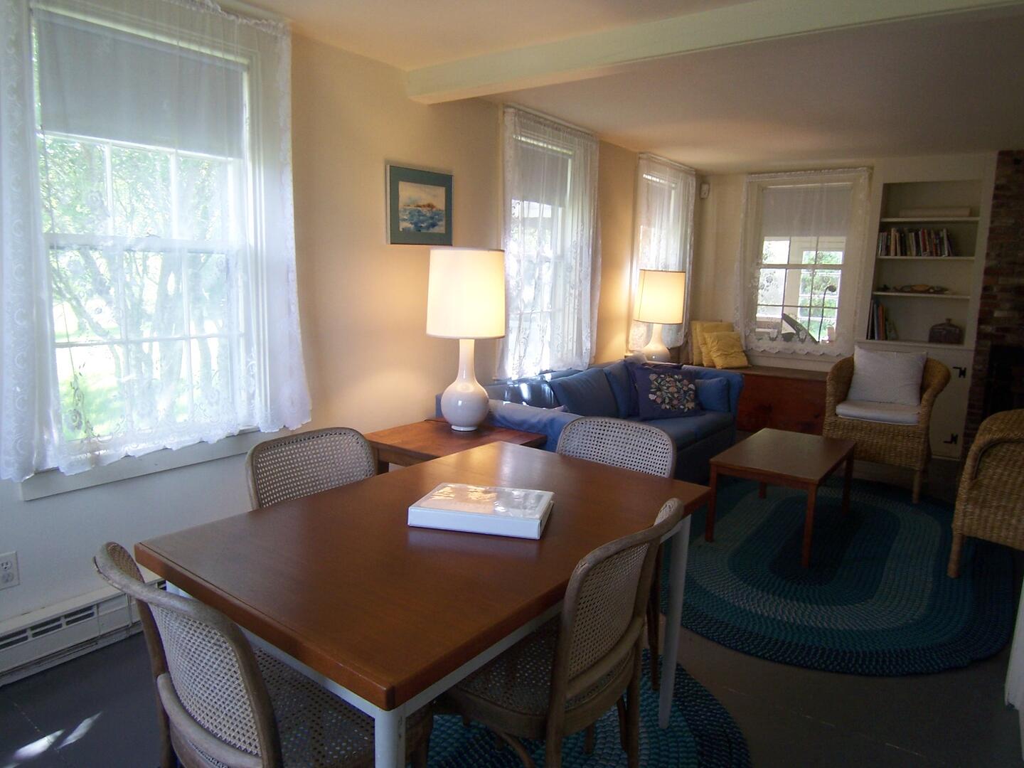 Cape Cod Home 994946
