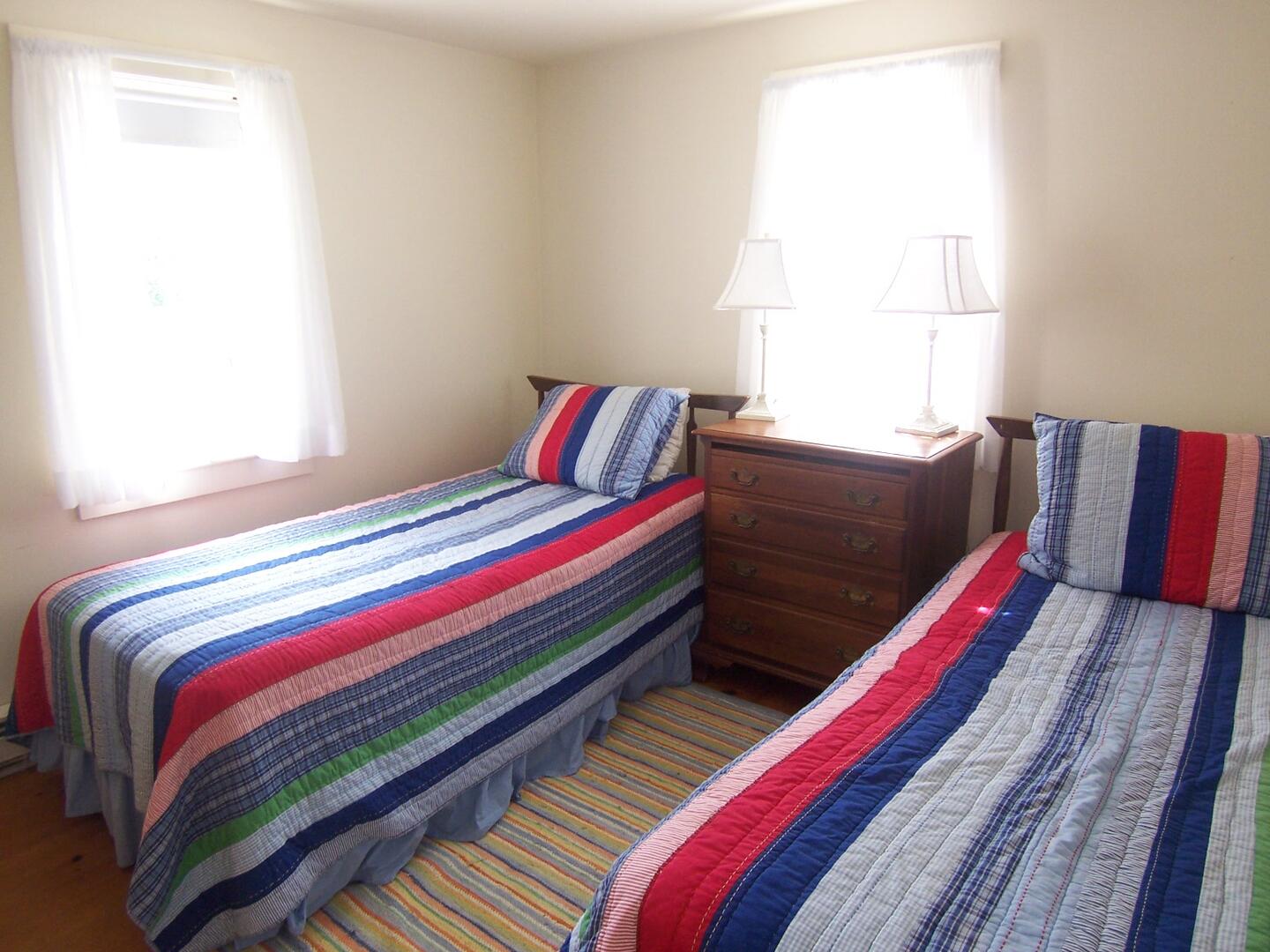 Cape Cod Home 994946