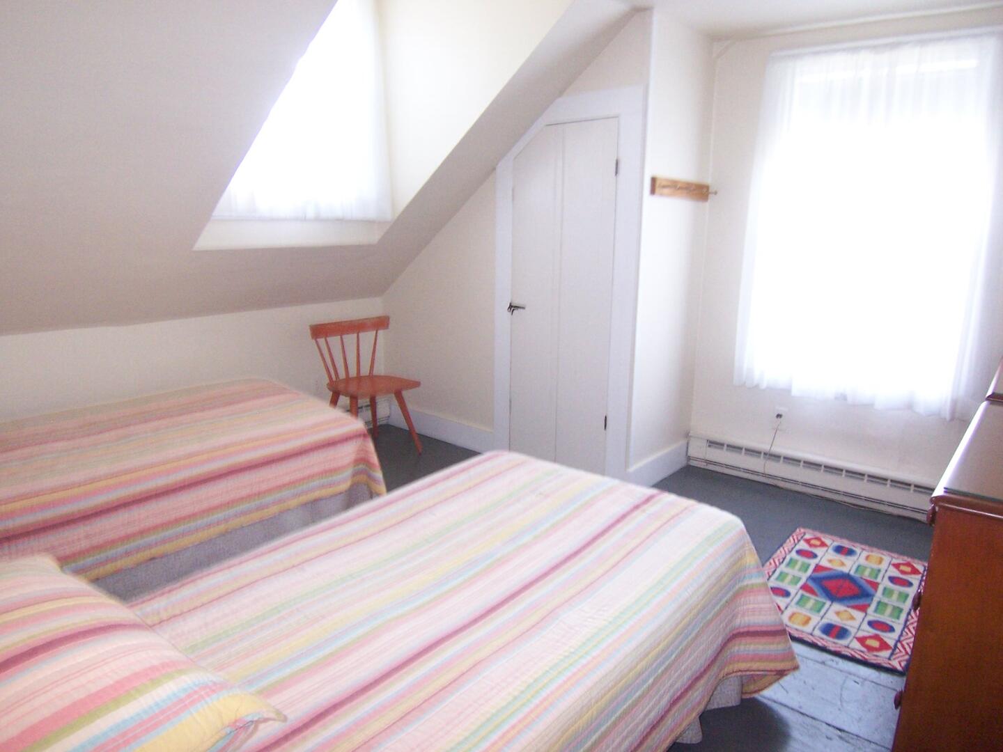 Cape Cod Home 994946