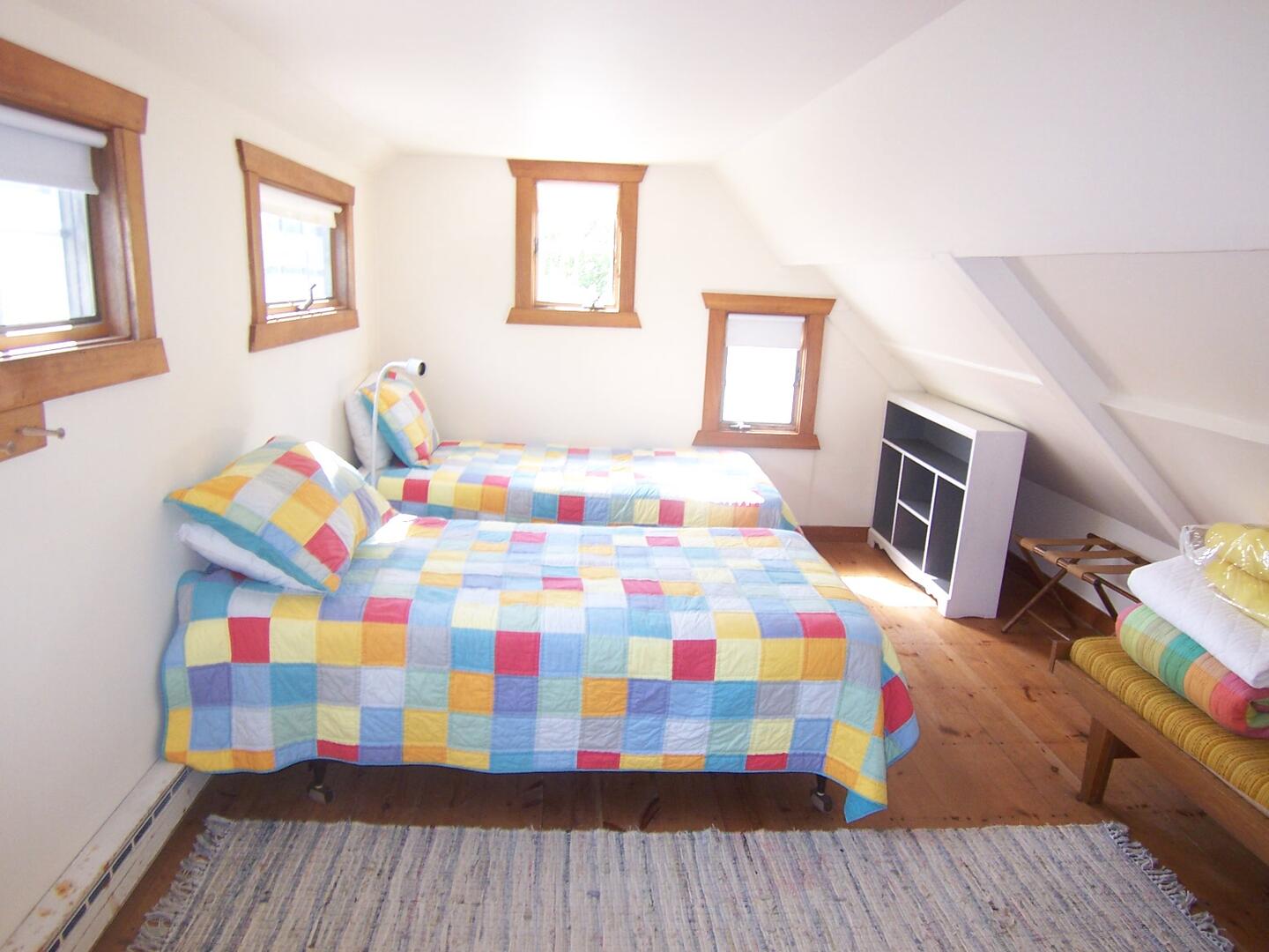 Cape Cod Home 994946