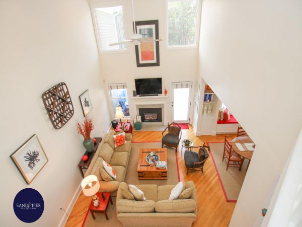 Cape Cod Home 994947