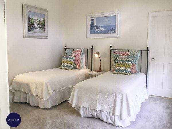 Cape Cod Home 994947