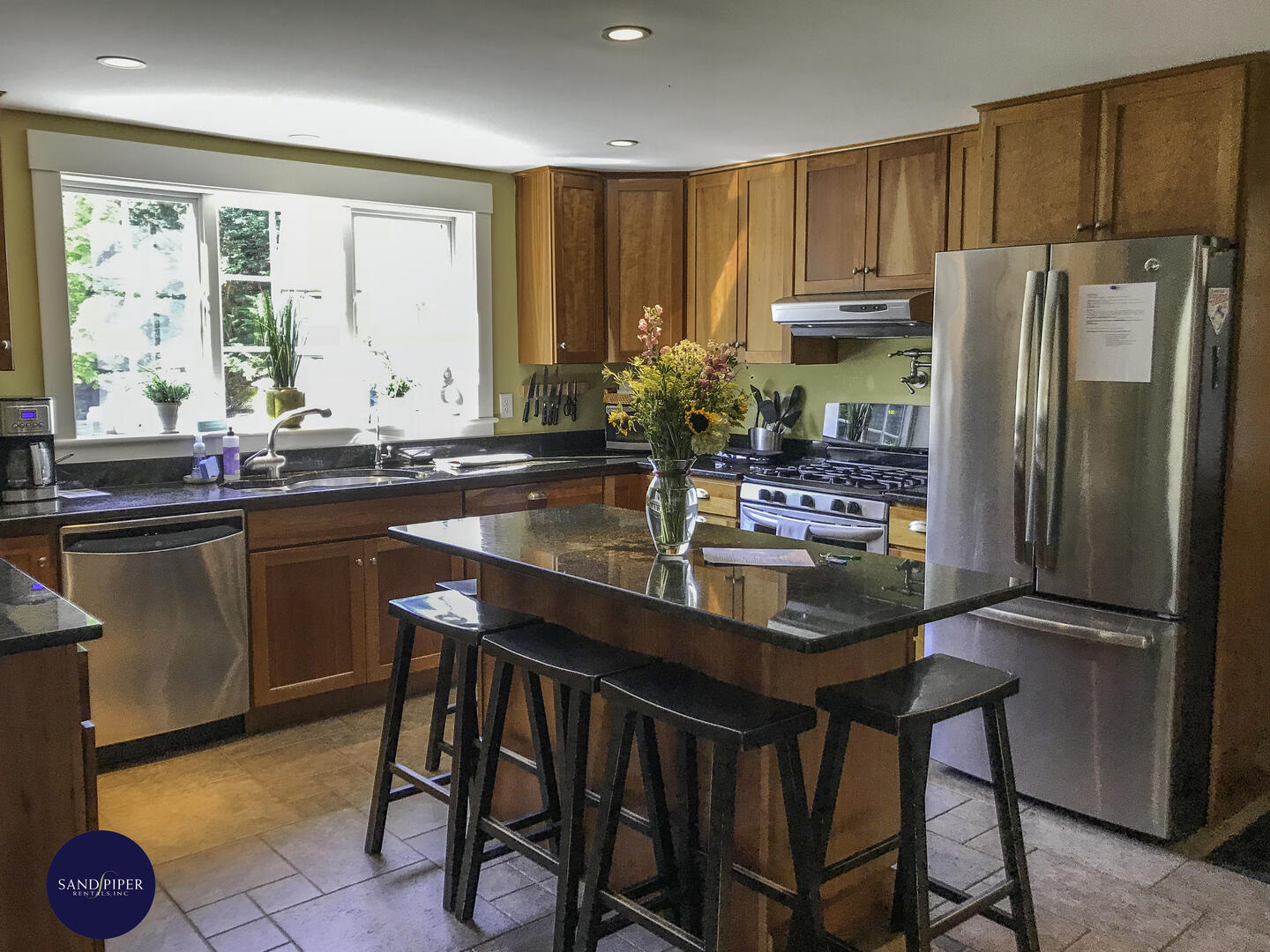 Cape Cod Home 994948