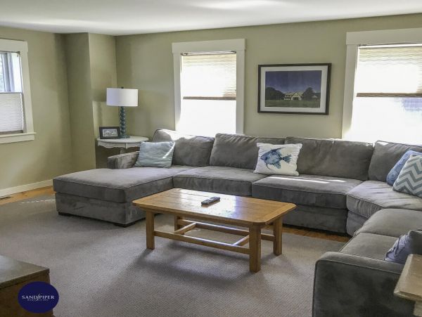 Cape Cod Home 994948