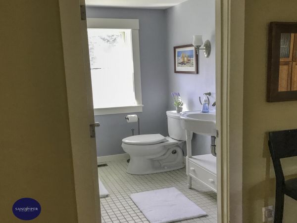 Cape Cod Home 994948