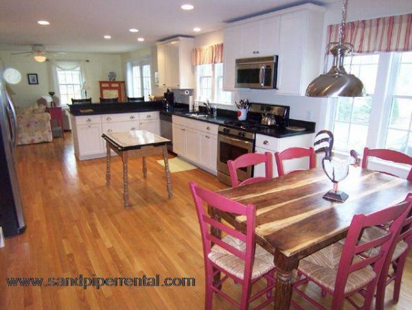 Cape Cod Home 994949