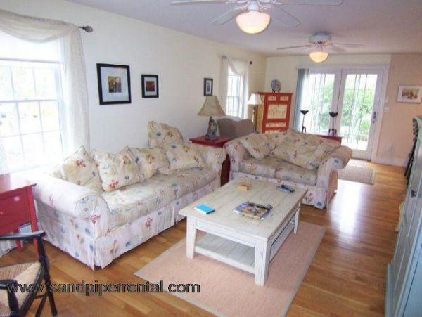 Cape Cod Home 994949