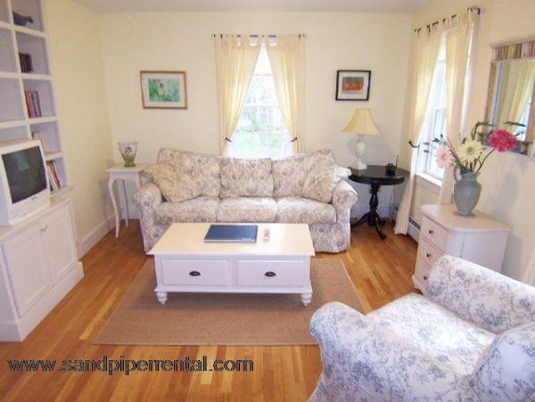 Cape Cod Home 994949
