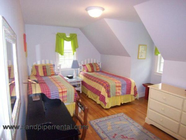 Cape Cod Home 994949