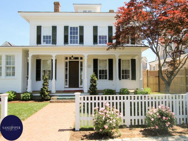 Cape Cod Home 994950