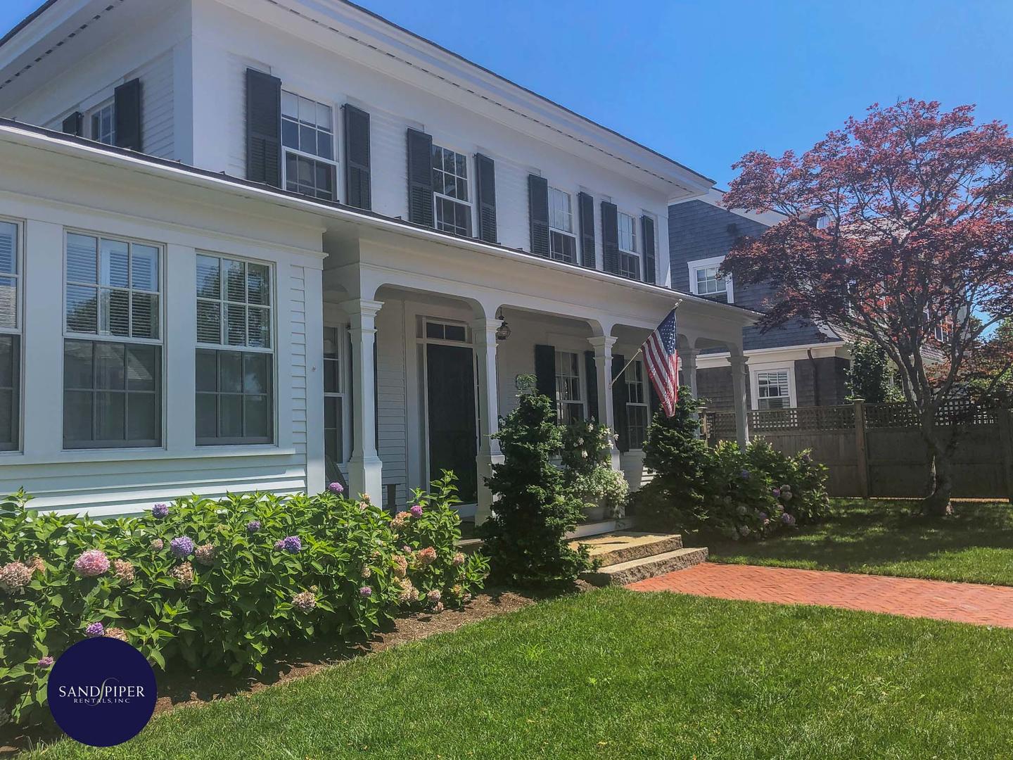Cape Cod Home 994950