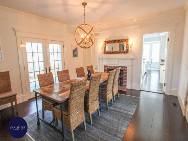 Cape Cod Home 994950