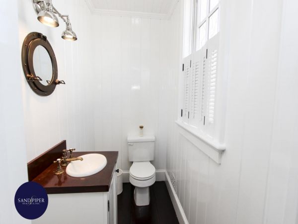 Cape Cod Home 994950