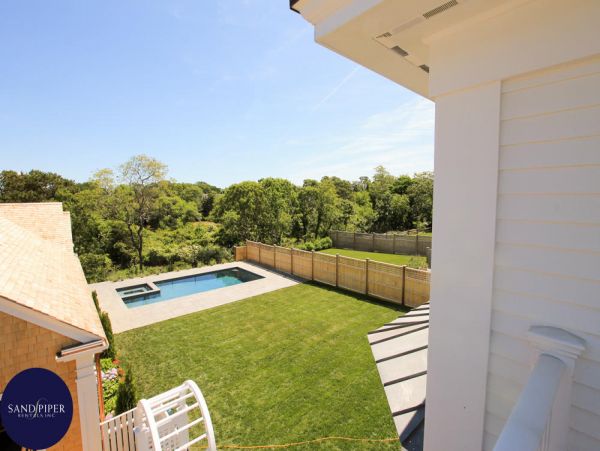 Cape Cod Home 994950