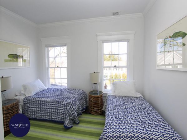 Cape Cod Home 994950