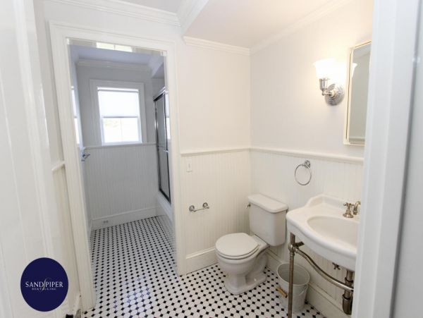 Cape Cod Home 994950