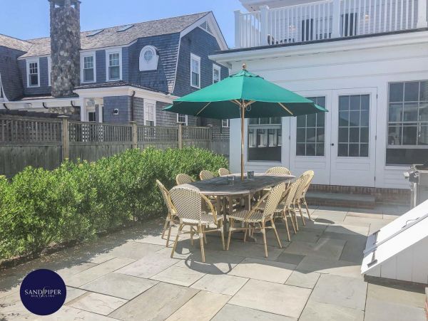 Cape Cod Home 994950