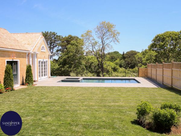 Cape Cod Home 994950