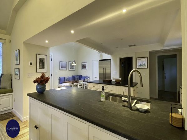 Cape Cod Home 994951