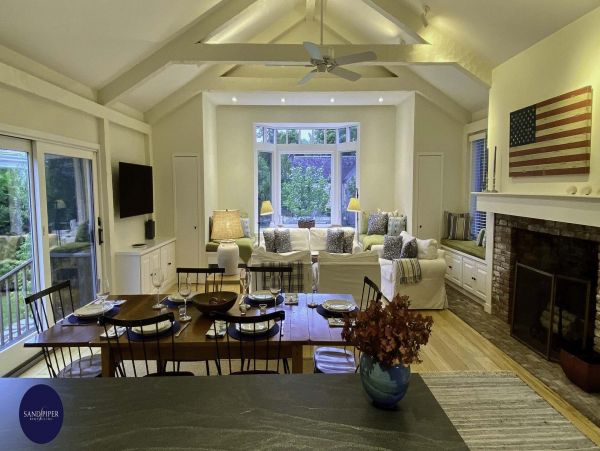 Cape Cod Home 994951