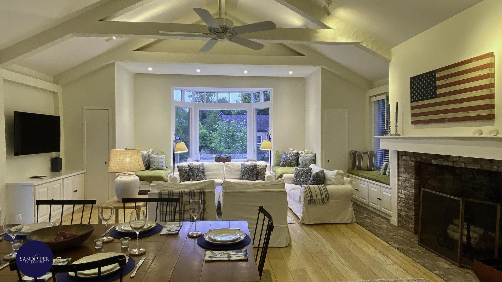 Cape Cod Home 994951