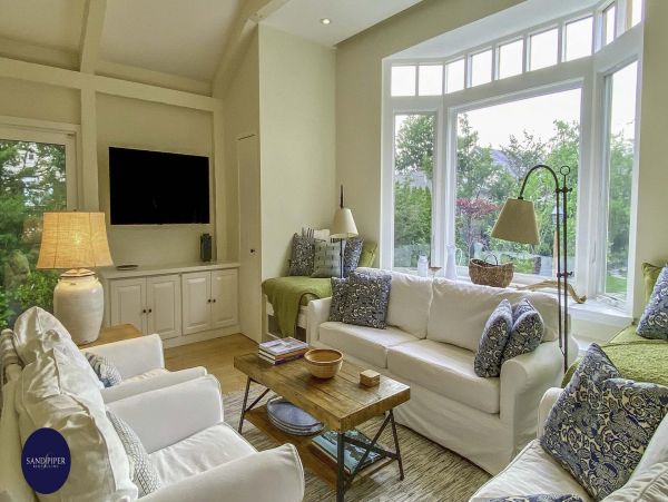 Cape Cod Home 994951
