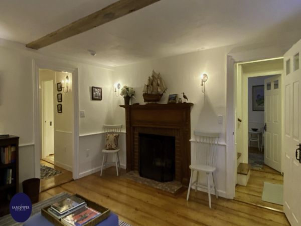 Cape Cod Home 994951