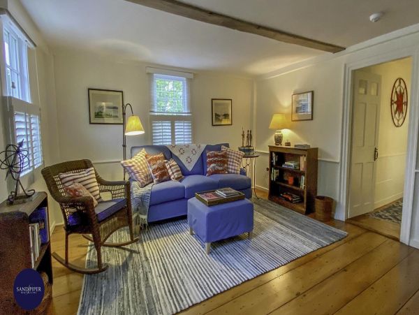 Cape Cod Home 994951