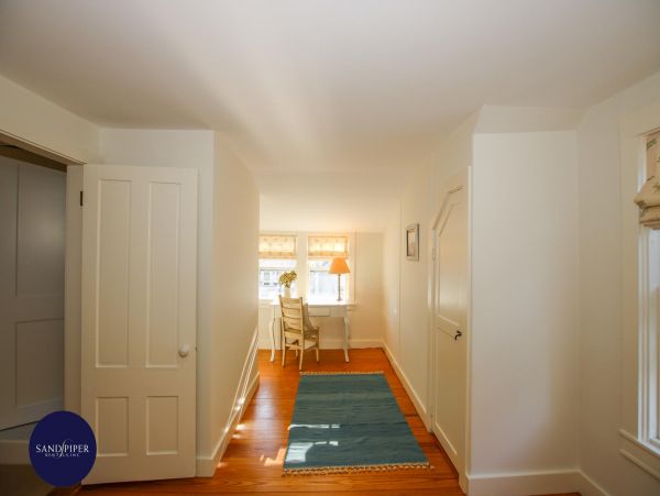 Cape Cod Home 994951