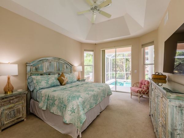 Beautiful Vacation Home With Private Pool On Marco Island
