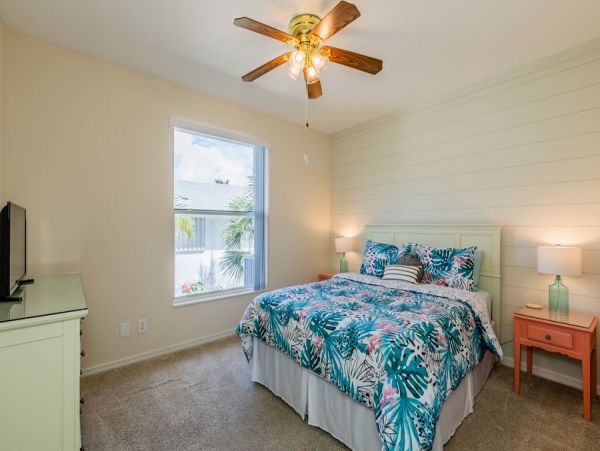 Beautiful Vacation Home With Private Pool On Marco Island