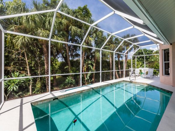 Beautiful Vacation Home With Private Pool On Marco Island