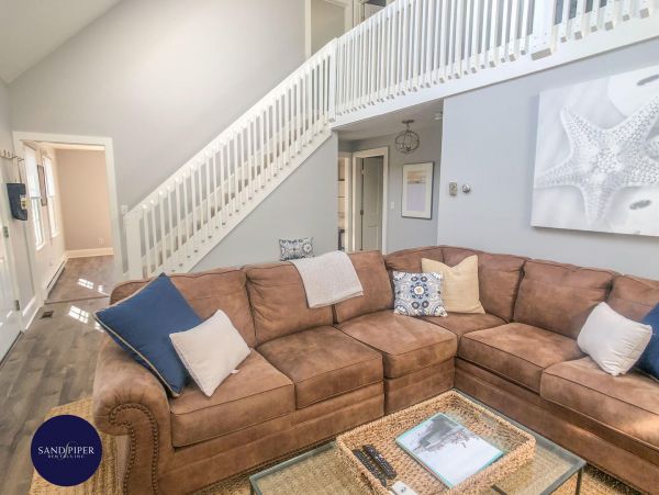Cape Cod Home 994953