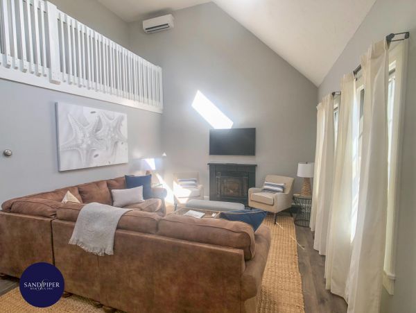 Cape Cod Home 994953