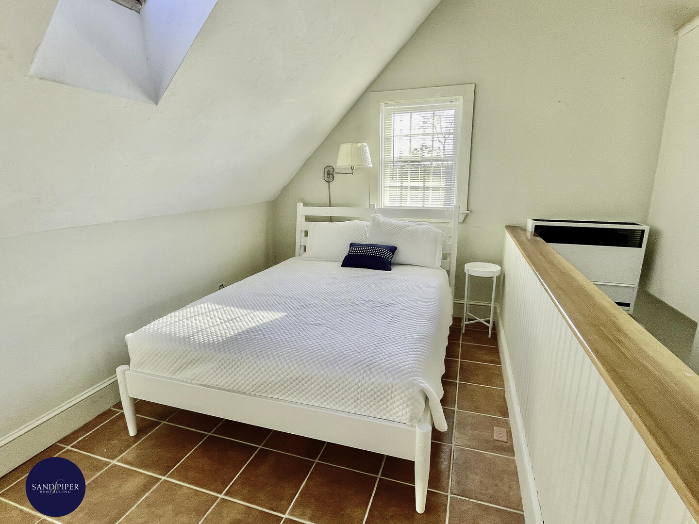 Cape Cod Home 994953