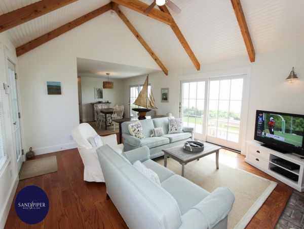 Cape Cod Home 994955