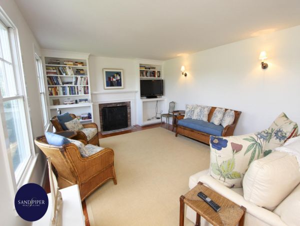 Cape Cod Home 994955