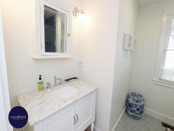 Cape Cod Home 994955