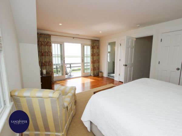 Cape Cod Home 994955
