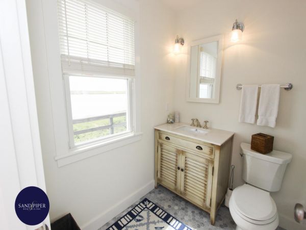 Cape Cod Home 994955