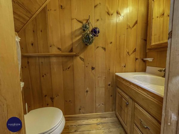 Cape Cod Home 994956
