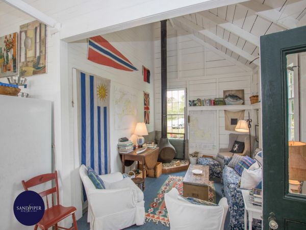 Cape Cod Home 994957
